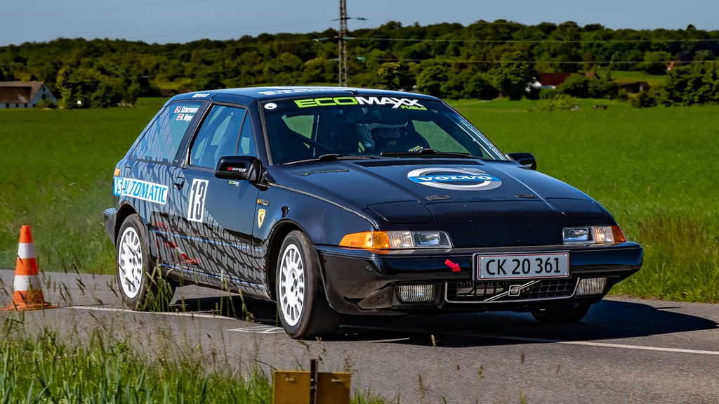 Danmarksmester i hillclimb i klasse 10B, René Mejer runder her en chikane i Græsted Hillclimb 2022
(Foto: PeterejPhoto)